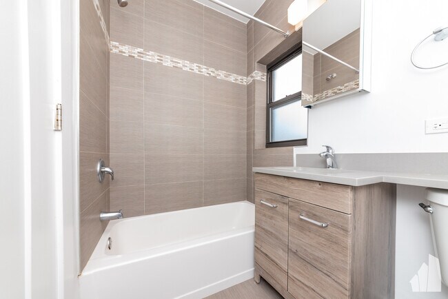 Building Photo - 545 Chestnut St