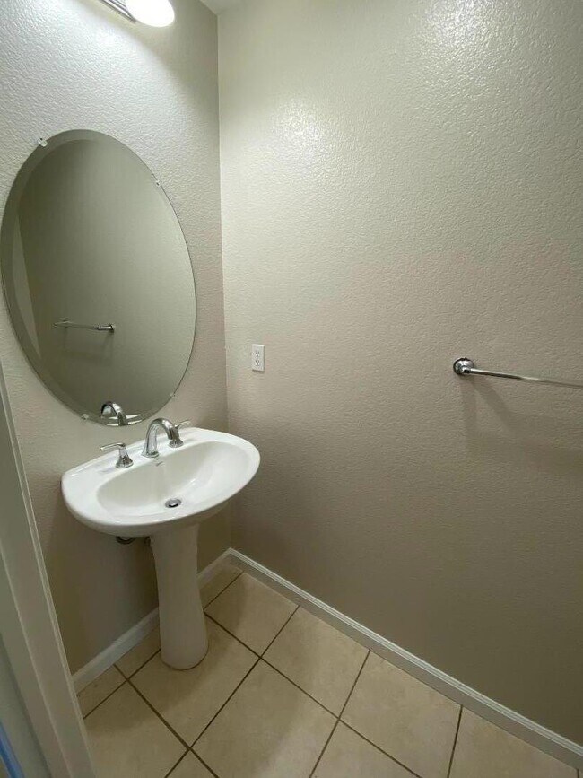 Building Photo - 2774 Gilham Ct