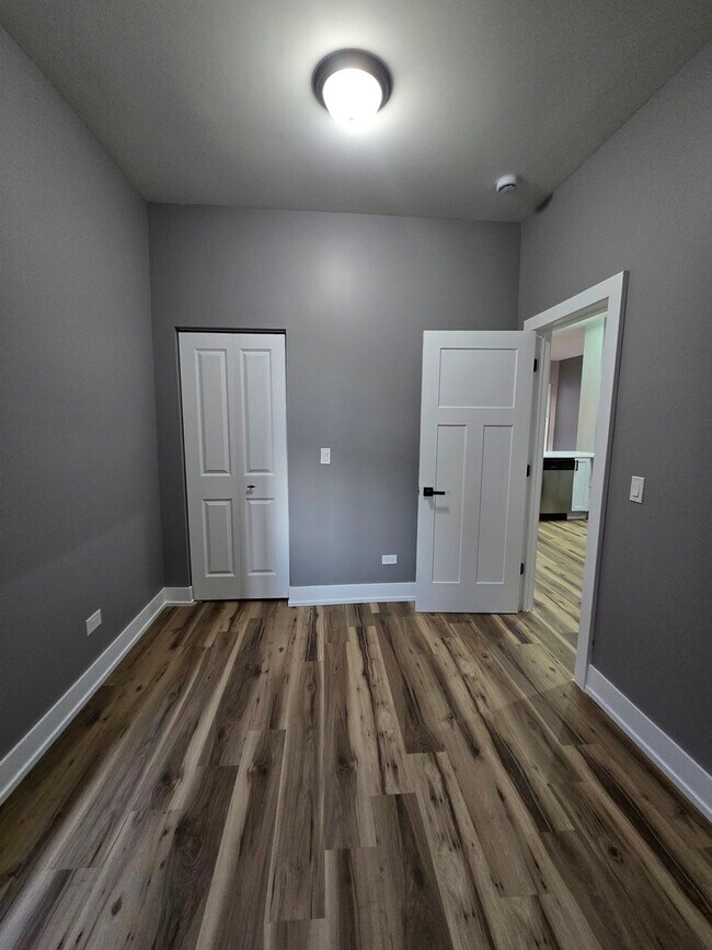 Building Photo - 3732 S Calumet Ave