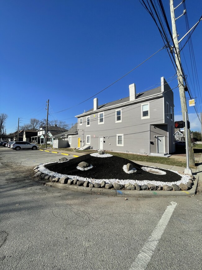 Building Photo - 1238 S State Ave