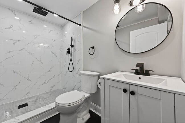 Building Photo - Gorgeous 3 Bedroom Home in Wauconda!