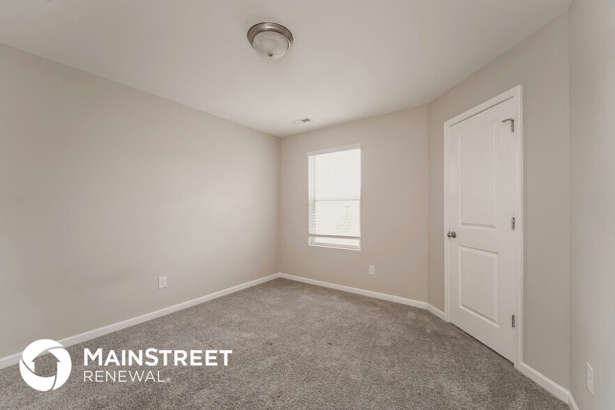 Building Photo - 12018 Old Dulin Farms Way