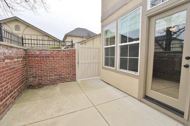 Building Photo - Patio Home in Downtown Eagle!