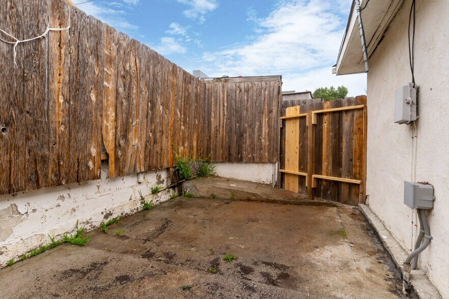 Building Photo - 2520 Fenton Pl