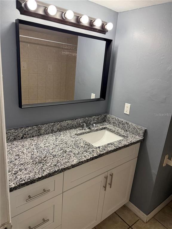 Building Photo - 7210 N Manhattan Ave