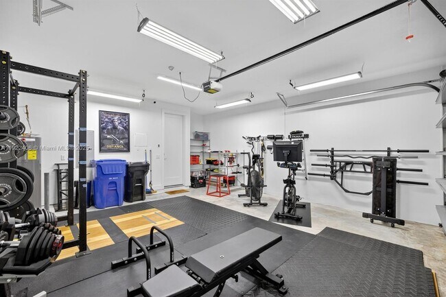 Building Photo - 1402 SW 4th Ave