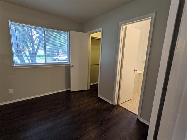 Building Photo - 2121 Travis Dr
