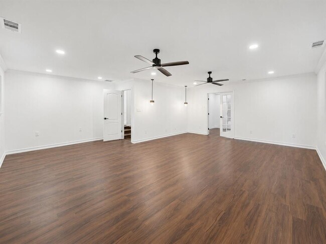 Building Photo - 1739 Starwood Dr