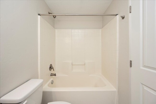 Building Photo - Newly Renovated North End Boise Apartments