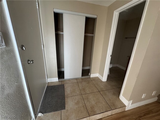 Building Photo - 504 Delfern Ln