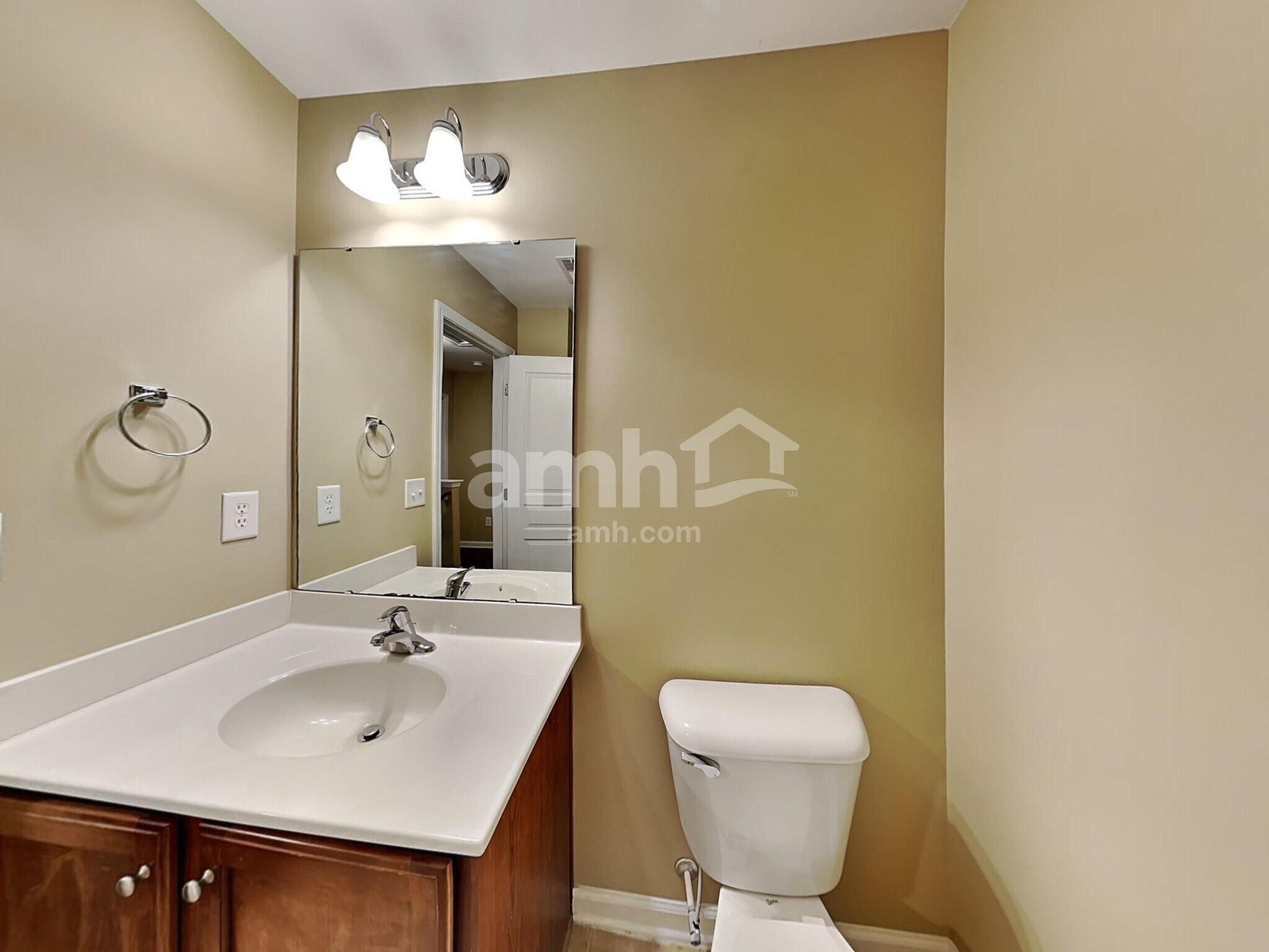 Building Photo - 3211 Whispernut Ln