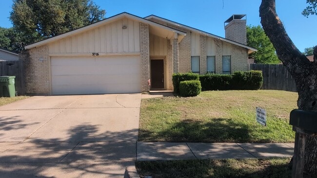 Primary Photo - 3705 Fort Hunt Dr