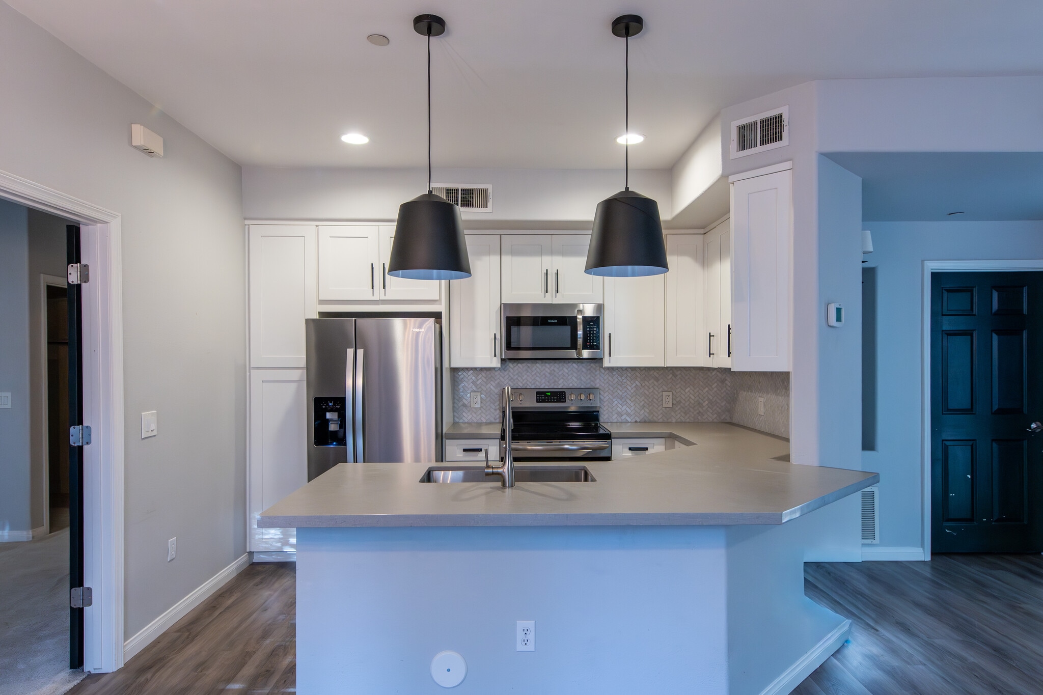 Building Photo - 9550 E Thunderbird Rd