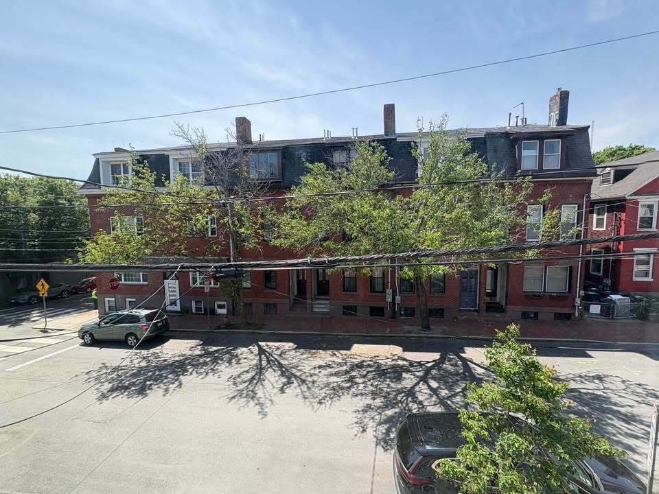 Building Photo - 89 Thorndike St