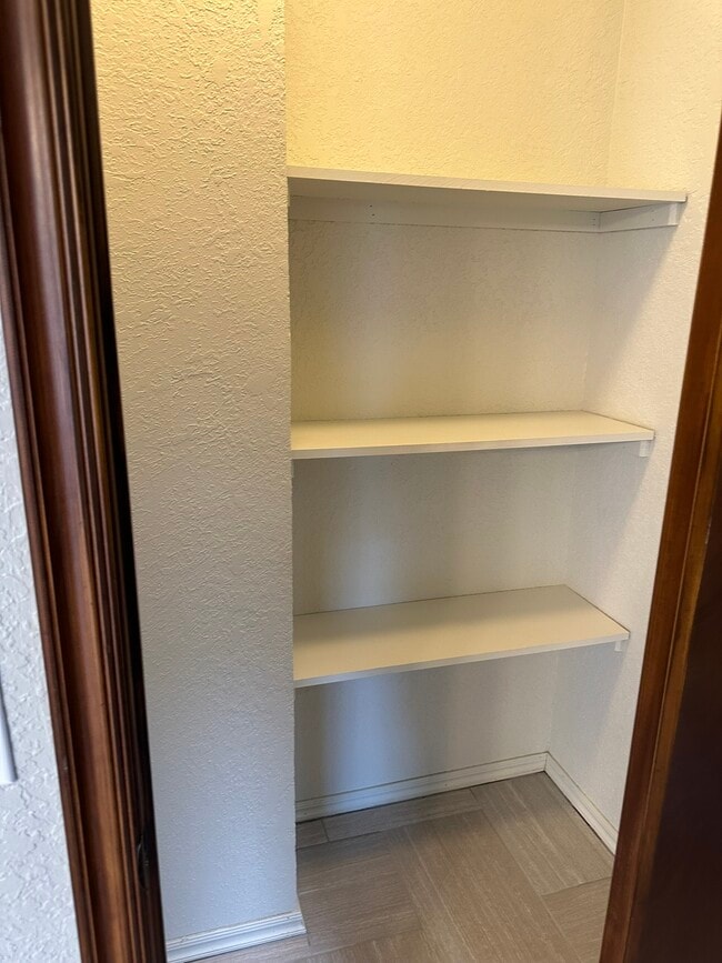 Building Photo - 2605 Briarcliff Dr