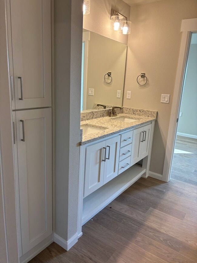 Building Photo - 14656 E 39th Pl S