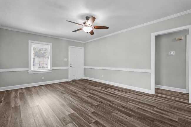 Building Photo - 3007 Buckingham Rd NW