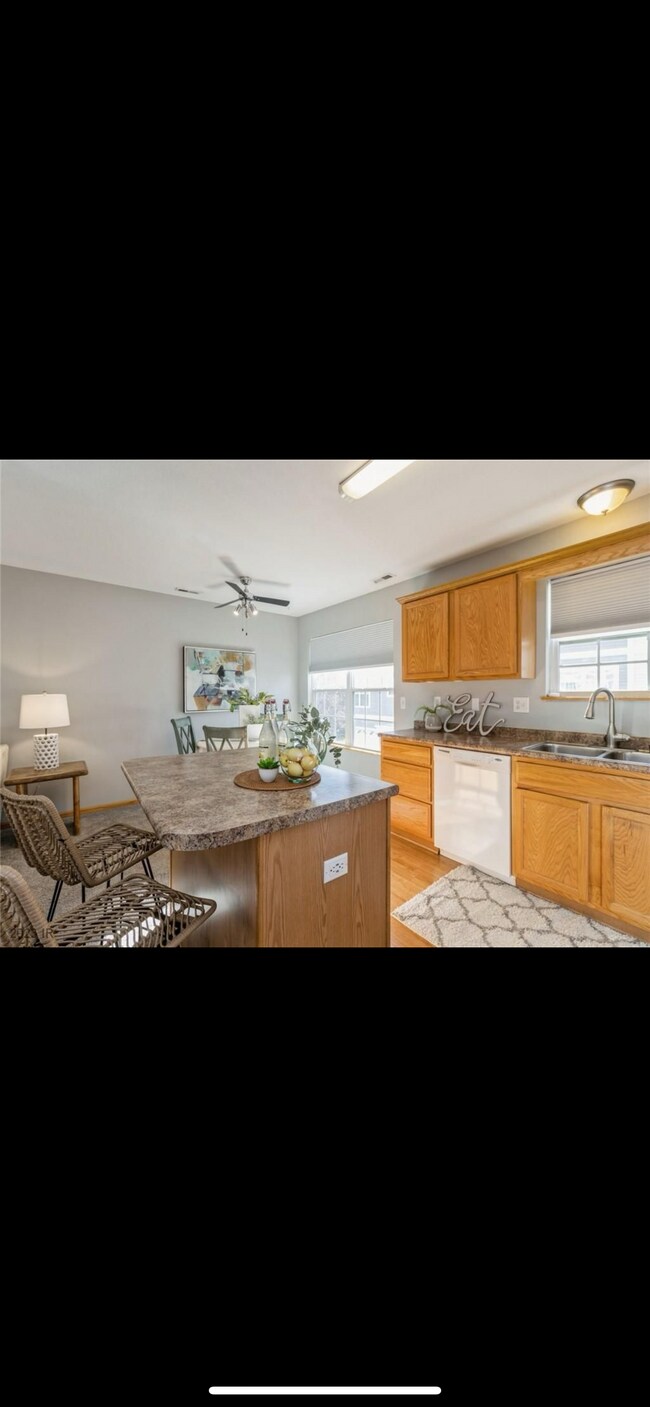 Building Photo - 15220 Greenbelt Dr