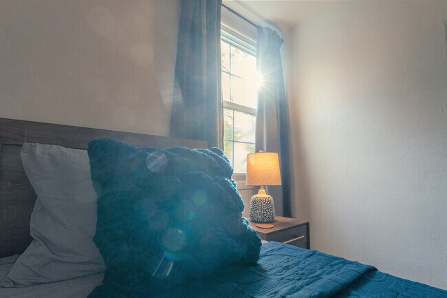 Building Photo - 1322 Jackson Rd