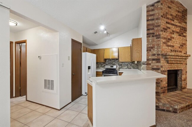 Building Photo - 2621 Garrettson Dr