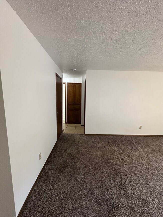 Building Photo - 4808 S Dimple Dr