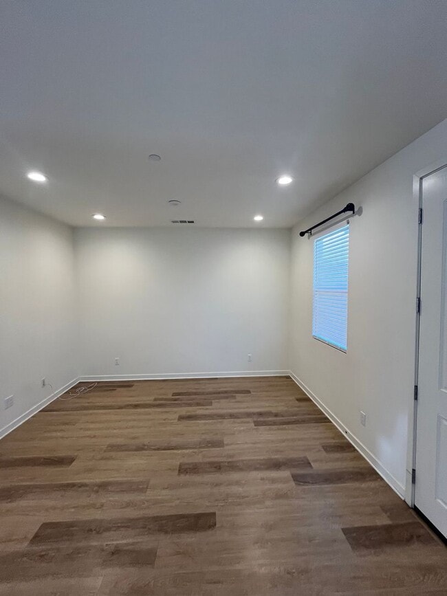 Building Photo - 4102 Calle Arbol