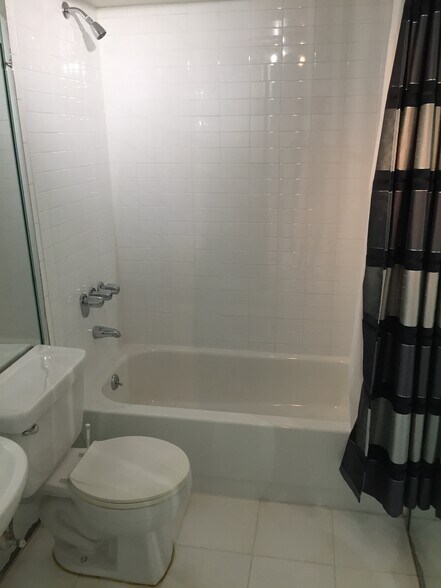 Building Photo - 22 Sharrotts Rd