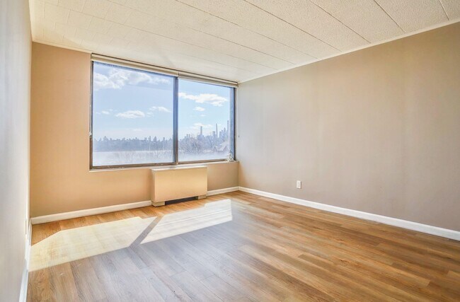 Building Photo - 9060 PALISADE Ave