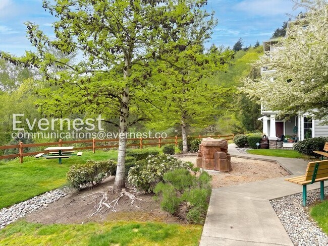 Building Photo - 2 Bed/2 Bath Condo with Garage / Vouchers Accepted / Available Now!