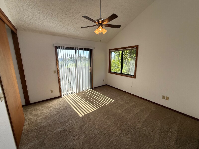 Building Photo - 804 Torrance St