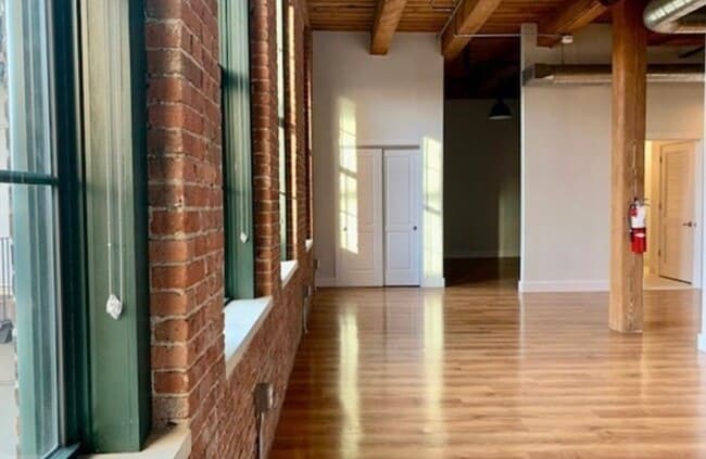 Building Photo - 49 Melcher St