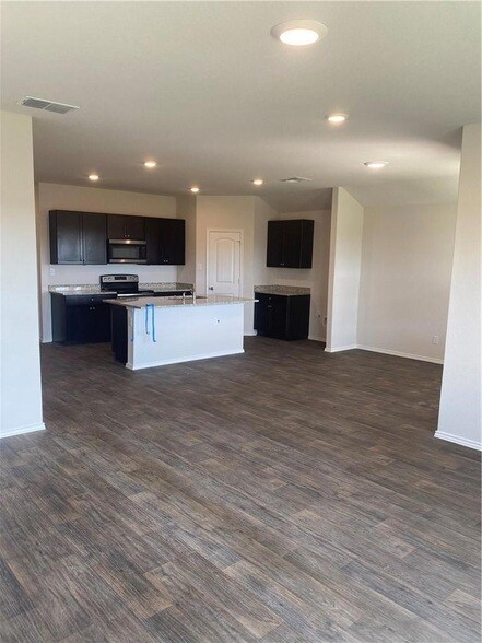 Building Photo - 820 Nodding Nixie