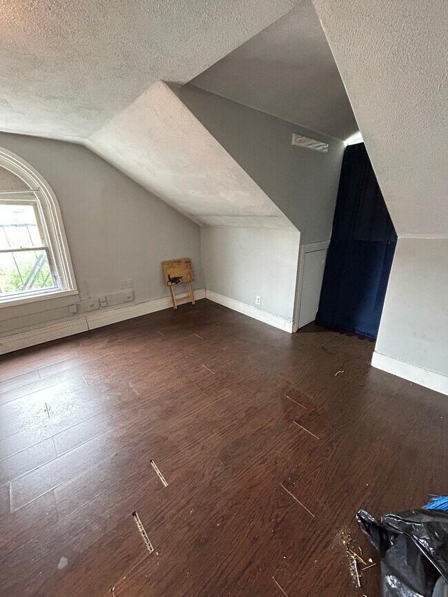 Building Photo - 44 Highland St