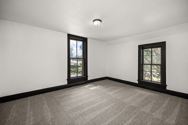 Building Photo - 1116 Park St