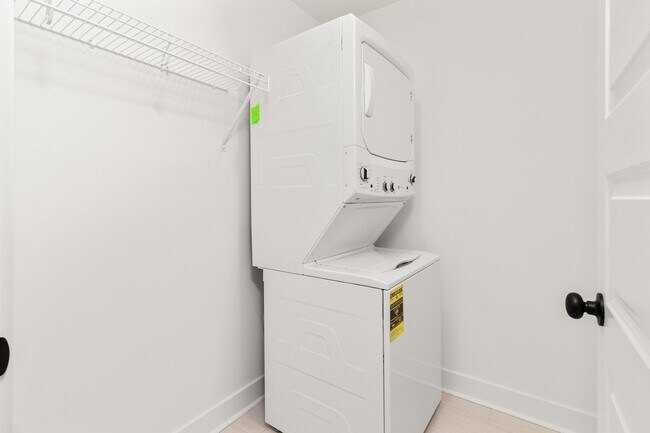 Building Photo - 539 Bellamy Ln