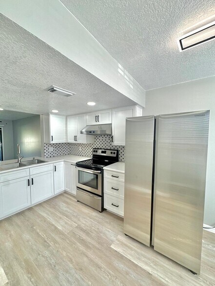 Building Photo - 16565 Brigadoon Dr