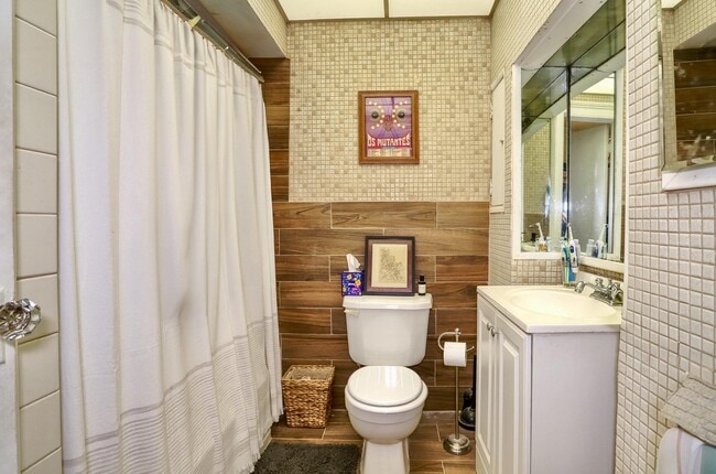 Building Photo - 271 Ogden Ave.