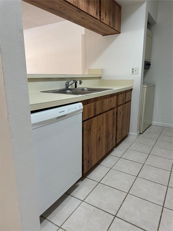 Building Photo - 13608 S Village Dr