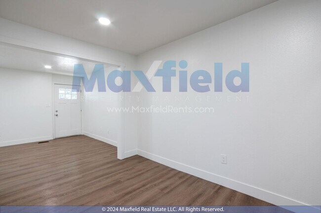 Building Photo - North Salt Lake 2 BD 1 BA Only $500 Deposi...