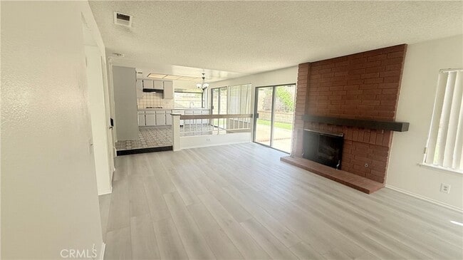 Building Photo - 46 Christamon W