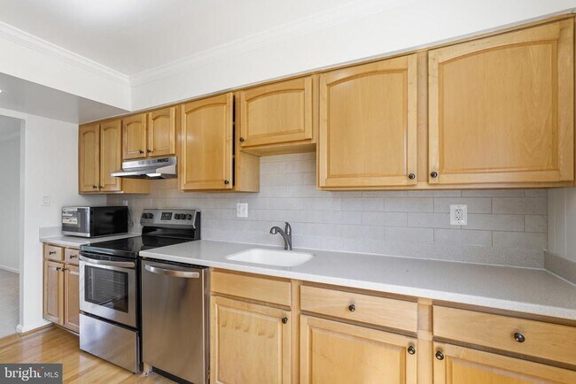 Building Photo - 6002 Mardale Ln