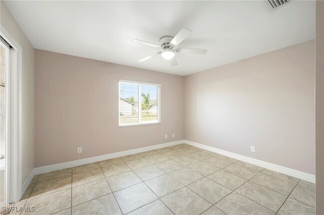 Building Photo - 4208 SW 7th Pl