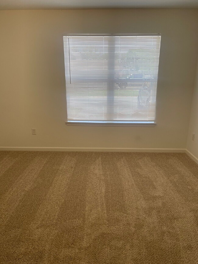 Building Photo - "Charming 2-Bed, 2-Bath Townhouse in Fort ...