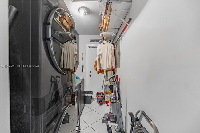 Building Photo - 2385 SW 131st Pl