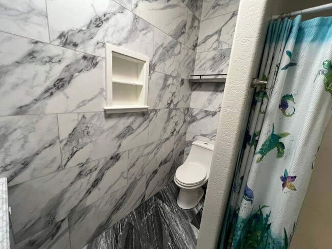 Building Photo - Upgraded Single Story First Floor Condo in Gated Community at Popular Madison Park Villas