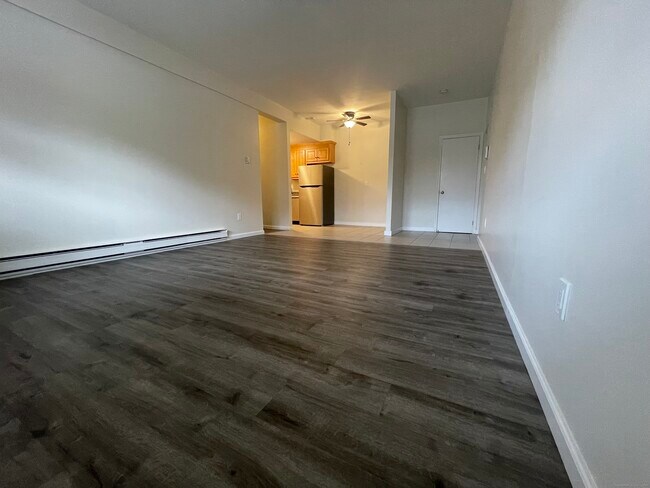 Building Photo - 513 Emmett St