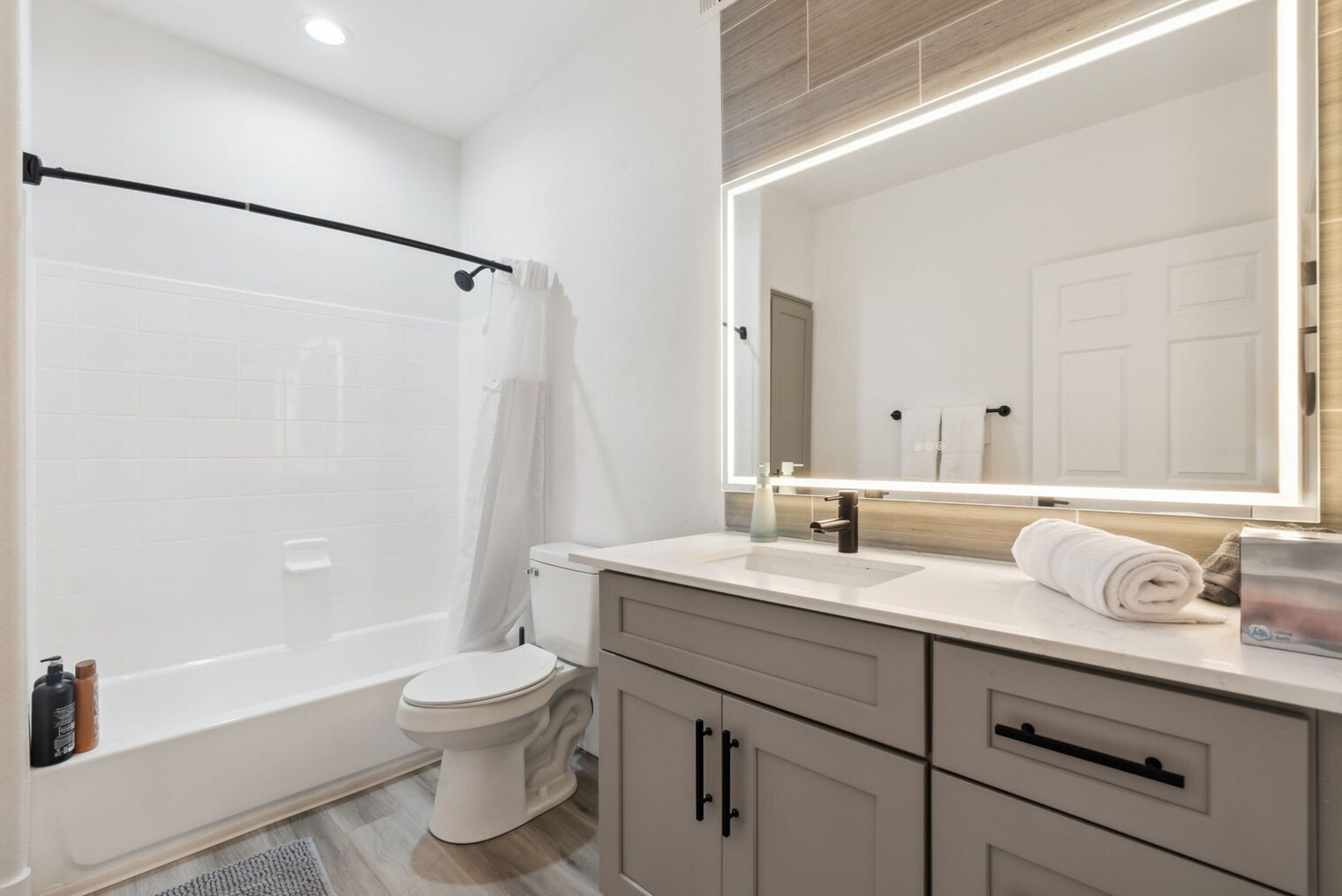 Building Photo - 6610 N 93rd Ave