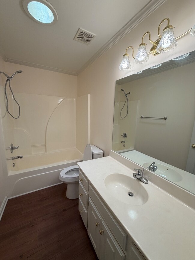 Building Photo - 1702 Thomas Ct