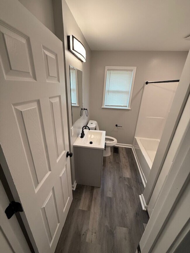 Building Photo - *JULY SPECIAL* Reduced Rent! Fully Renovat...