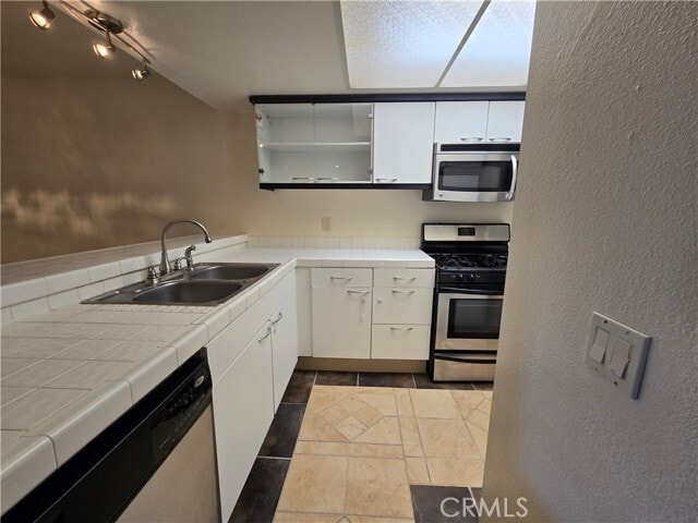 Building Photo - 35200 Cathedral Canyon Dr